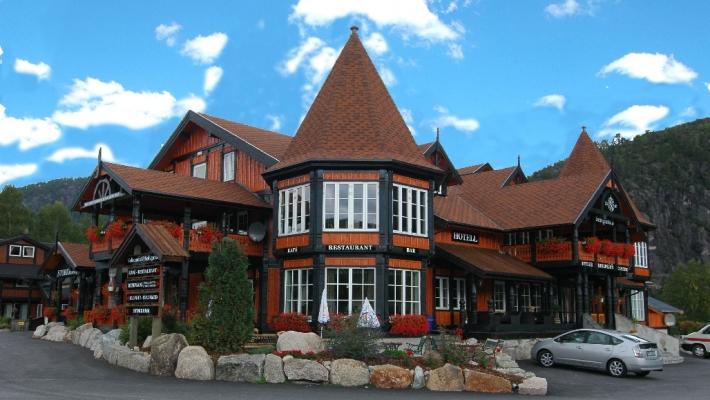 Sølvgarden Hotell og Feriesenter AS Sølvgarden hotell og Feriesenter ligger idyllisk til i Setesdalen, omgitt av vakre fjell og fosser.