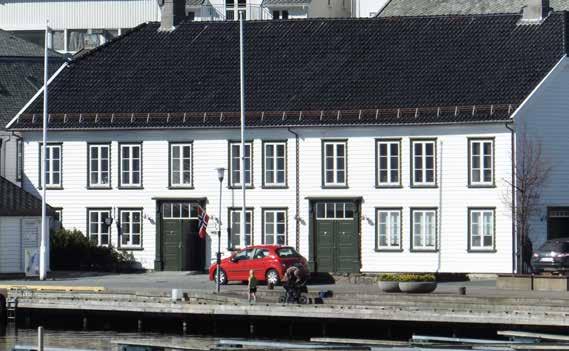 EMPIRE 1820-1870 Strandgt. 18 Fra tidlig på 1800-tallet og framover var det livlig handelsvirksomhet og skipsfart på Sørlandet.