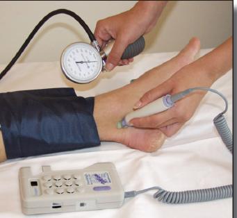 Vedlegg 1 Prosedyre for måling av ankle-arm-indeks (AAI) hos dialysepasienter Målingen finner sted 1-2 timer inn i dialysen. - Pasienten ligger i horisontal posisjon under måling.
