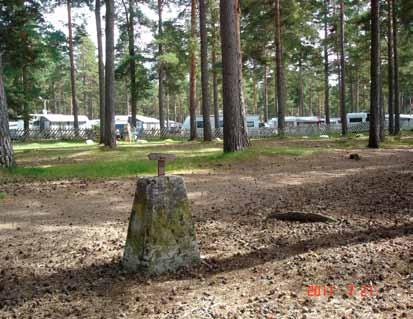 2: Områdebeskrivelse OMRÅDEBESKRIVELSE 2.2 Områder fredet eller sikret etter annet lovverk enn naturvernloven 2.2.1 Vern etter skogloven Vernskog Vernskog opprettet etter skogloven i 1914 gjelder for et geografisk avgrenset areal langs utsiden av Tromøya og deler av Gjessøya.