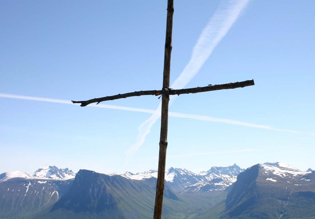 1 Herre Gud, ditt dyre navn og ære over verden høyt i akt skal være, og alle sjele, de trette træle, alt som har mæle, de skal fortelle din ære.