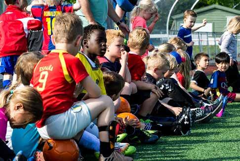 Trening Trenerressurser består av foreldre som i løpet av de to første årene skal gjennomføre UEFA C-lisens kurs Del 1 hvis man ikke har dette fra før Treningsfokus skal være ballmestring Trening