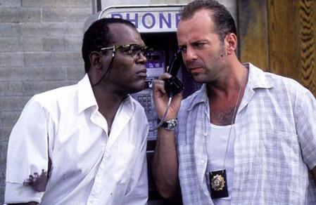 2 Tallteori 2.6.9. I lmen Die Hard: With a Vengance" (1995) dukker tallteori opp uten at seeren ser det. I denne oppgaven skal du utforske dette. John McClane (Bruce Willis) og Zeus Carver (Samuel L.