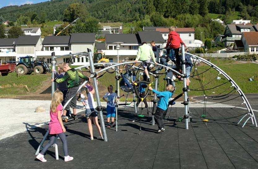 Dette har me evaluert godt og satt i gang tiltak rundt. Dette er tiltak som både går på arbeid på klassenivå men også arbeid med einskildelevar.