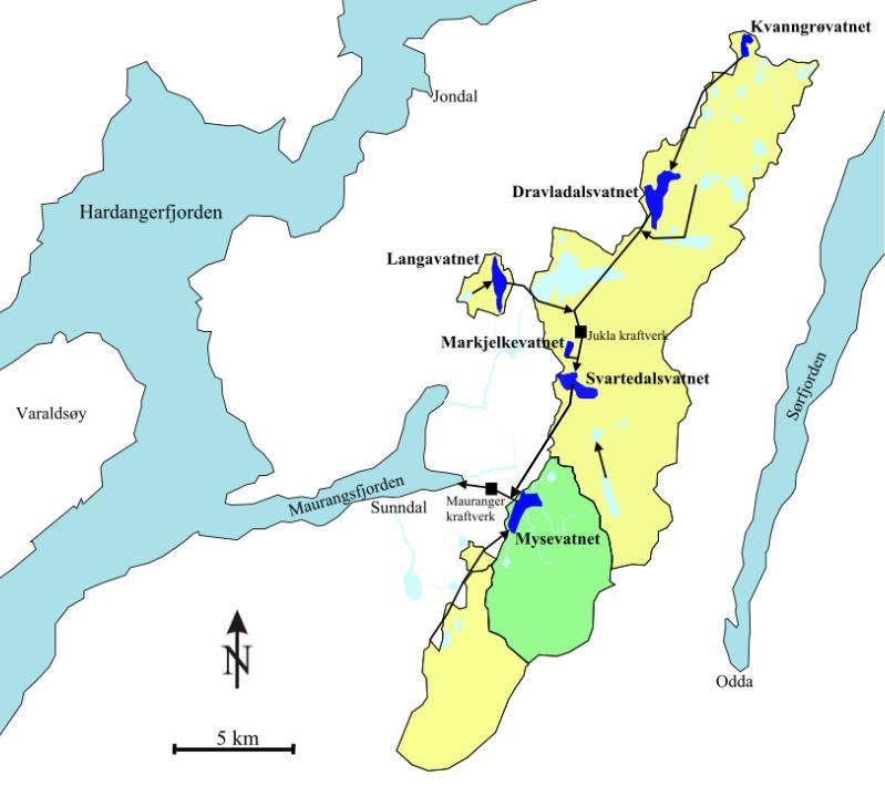 VASSDRAGET Mauranger kraftverk ligger ved Austrepollen innerst i Maurangsfjorden, og ble bygget i 1974.