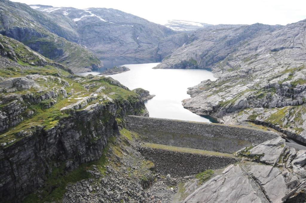 5 SVARTEDALSVATNET INNSJØEN Svartedalsvatnet (innsjø nr. 1694) ligger i Kvinnherad kommune.