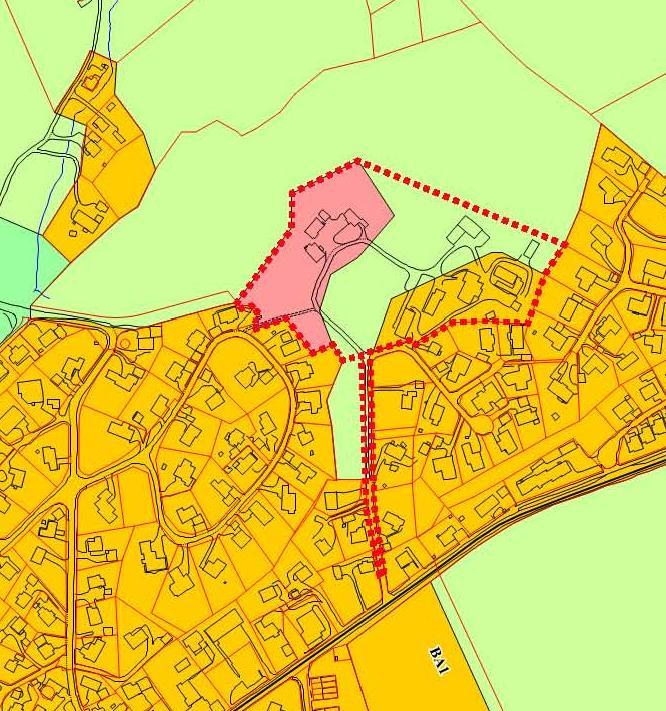 5 Planstatus i området Kommuneplan og andre overordnede planer Fig. 2. Utsnitt fra kommuneplanens arealdel. Planområdet er innenfor den røde stiplede linja.