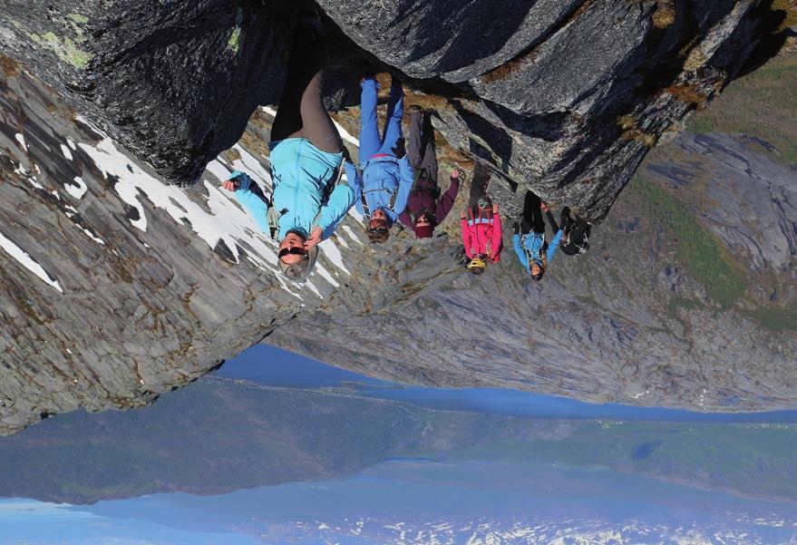 Foto: Bjørn Forselv DEN LANGE FJELLMARSJEN august/september Dagsmarsj langs 42 km av NOTs rutenett, fra demningen i Norddalen, via Cunojavri og Oalla vaggi, langs Sørdalsveien ned til Katterat.