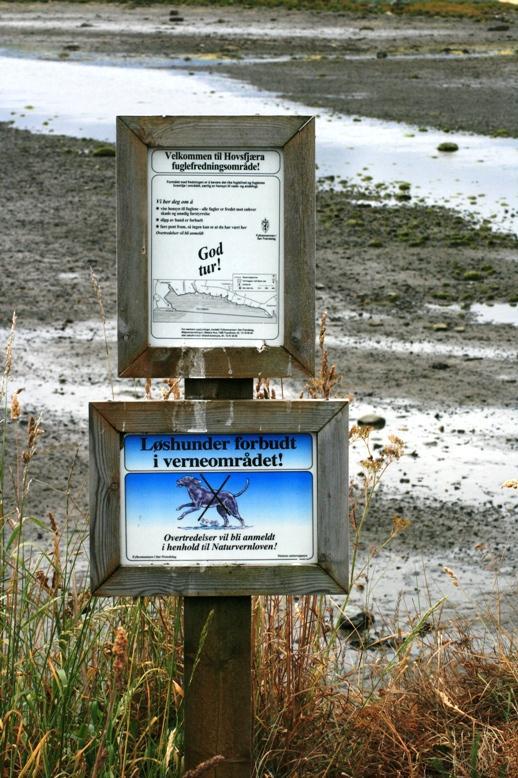 Bilde 7: Forenklet informasjonsskilt ved vernegrensen Foto: Fylkesmannen i Sør-Trøndelag Landbruk, jakt og fiske Fjæra med tilgrensede landareal har i forbindelse med jordbruksaktivitet vært benyttet