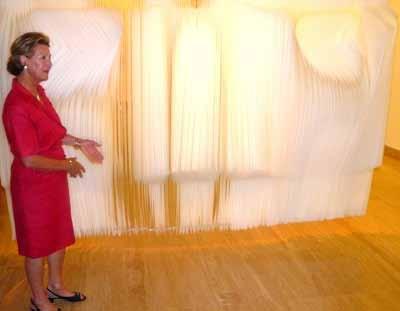 Dronning Sonja besøkte Norges paviljong ved The Third Beijing International Art Biennale, China