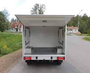 FIAT Doblo CargoFlex 4,6m 3 Fiat Doblo CargoFlex med isolert skap produsert av 40 mm sandwichmateriale i vegger og tak, og 45 mm isolasjon i det forsterkede antislip-gulvet.