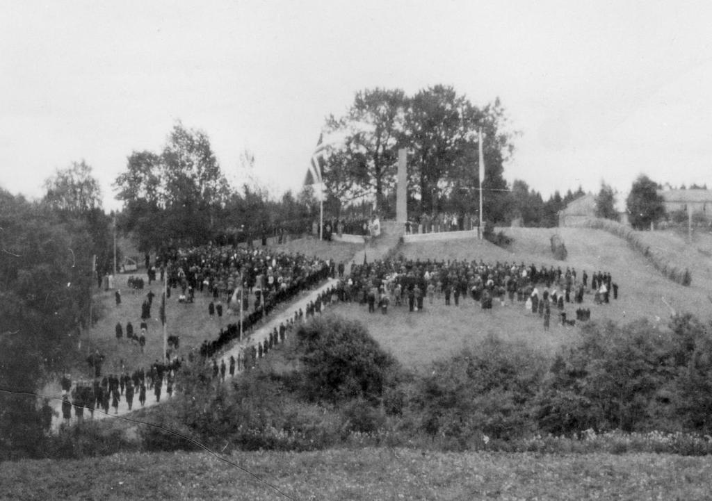 monumentet bør gi uttrykk for den forbindelse Nasjonal