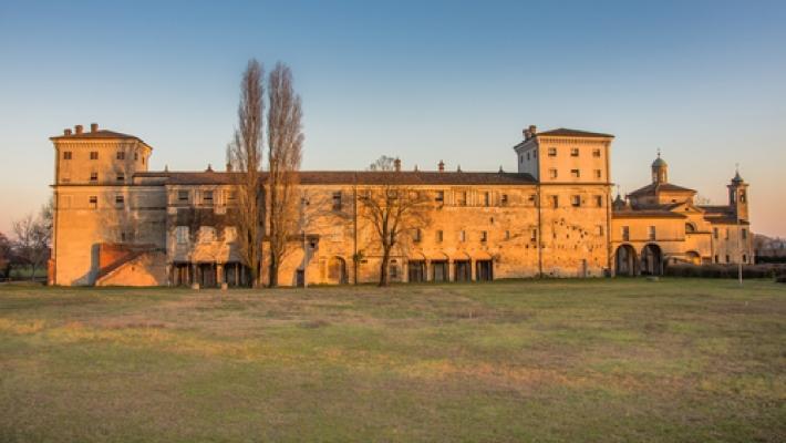 badene. Selve utgravningen startet ikke før i 1950-erne og pågår den dag i dag. Like ved den romerske villaen, ligger også Palazzo di San Giacomo, som ble bygget i det 18.