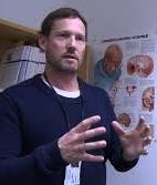 Stian Stangeland Maroni er spesialist i klinisk nevropsykologi. Han har etablert og leder nå Nevropsykologisk laboratorium ved Stavanger Universitetssykehus.