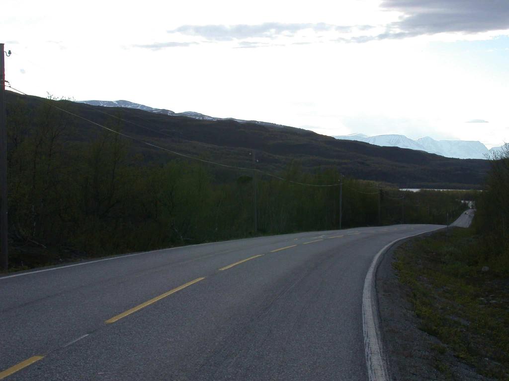 Utsikt mot vest fra E8 ved Helligskogen nedover Skibotndalen.