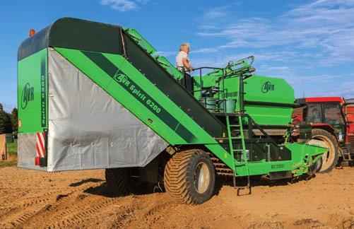 Tankbunn og elevator har separat drift slik at WB tanken kan utnytte maksimal kapasitet. Store hjul gir mindre jordpakking 700/50-26.5 er montert som standard på Spirit 6200.