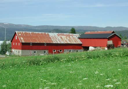 Siden 1987er den pusset opp, den har fått silo på utsida og utbygg med ny inngang mot tunet.