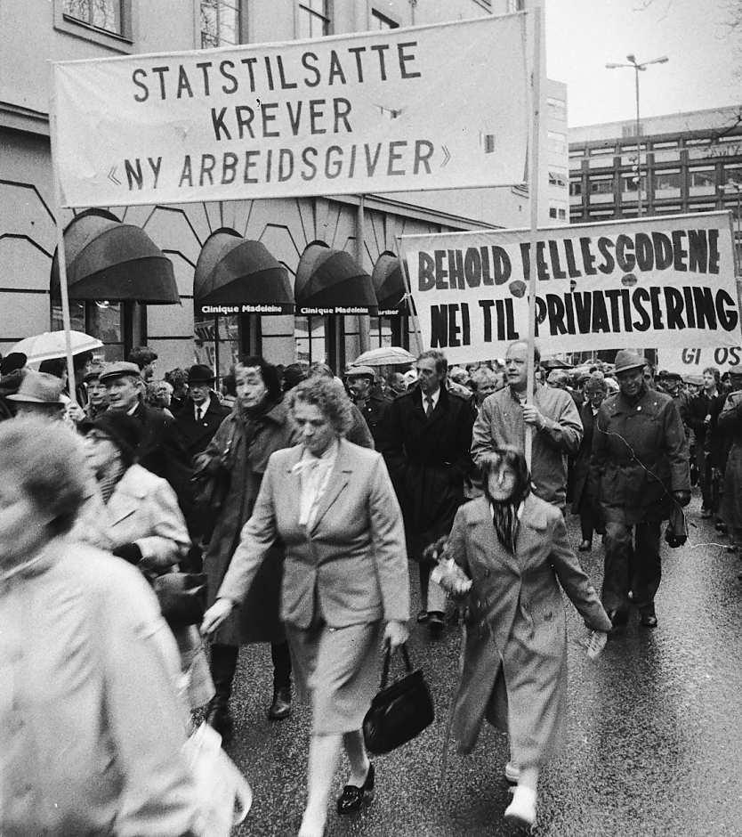 204 Arbeiderhistorie 1998 stand mot samarbeidsavtalen mellom LO og AF, noe som i historisk sammenheng ikke er til å undres over.