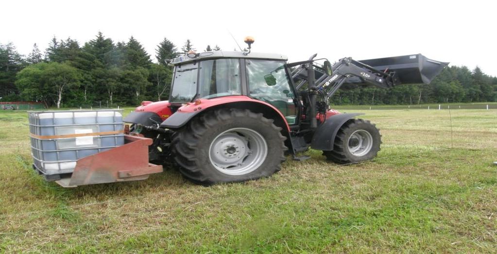 Fureneset Lett traktor (Valmet 405): Vekt ca 3000 kg Hjul framme: 11.