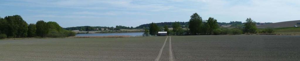 Kulturmiljø 5 Askjum/ Holstad/ Haugerud er vurdert til å ha stor kunnskapsverdi, stor opplevelsesverdi og stor bruksverdi. Samlet vurdering blir stor verdi. Figur 2-20. Øvre Holstad. 2.4.