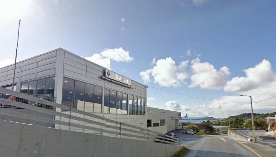 Oppgave 5: ( økonomi ) Du er ansatt som salgssjef og økonomiansvarlig for bilvarehuset Slatlem & Co A/S i Kristiansund. Som ansvarlig for bilsalget er du interessert i å vite mer om forventet bilsalg.