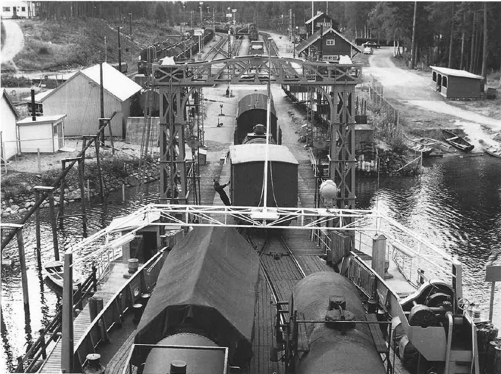 Skifting på Tinnoset Foto: Norsk industriarbeidermuseum Fra 1920 til 1935 stod Hydroselskaper for hele 6.100.000 tonn gods sendt over Tinnoset.