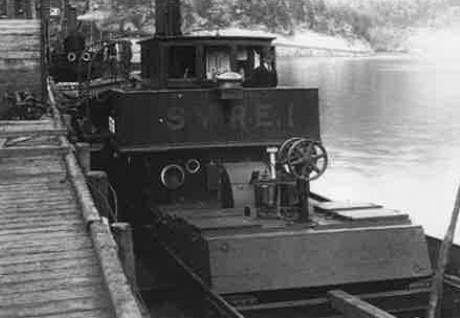 Tankbåten SYRE I SYRE I på 70 tonn ble bygget i 1909 Foto:
