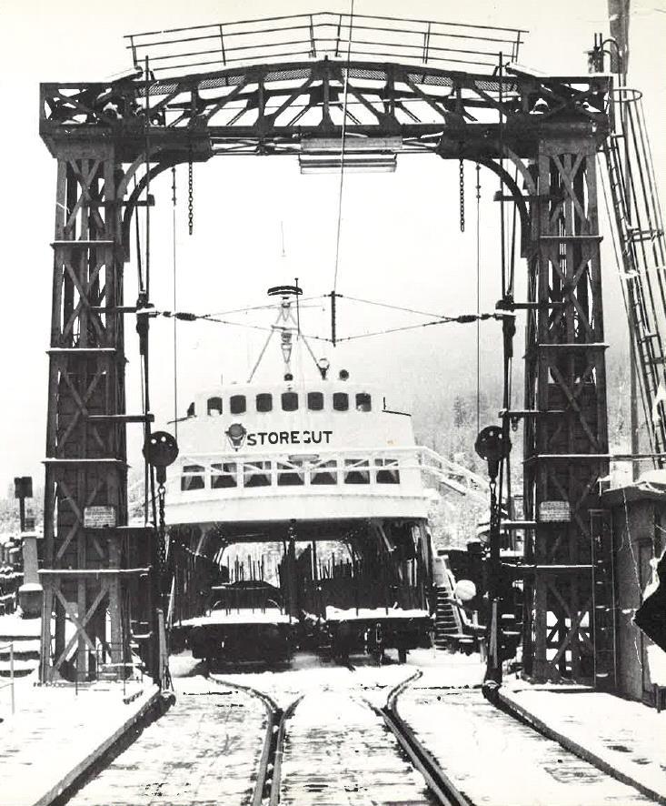 M/S STOREGUT Foto: Harald Lorentzen i Innlandsbåtene på 10 Telemarksvann M/S STOREGUT ble bygget av Glommen Mek. Verksted, ble sjøsatt i mai 1956 og var utrustet med tre dieselmotorer.