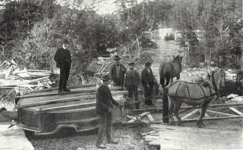 A/S Notodden Salpeterfabrikk 1905 Man valgte å bygge en forsøksfabrikk på Notodden der man kunne kjøpe kraft fra Tinfos, som i 1902 hadde anlagt et kraftverk