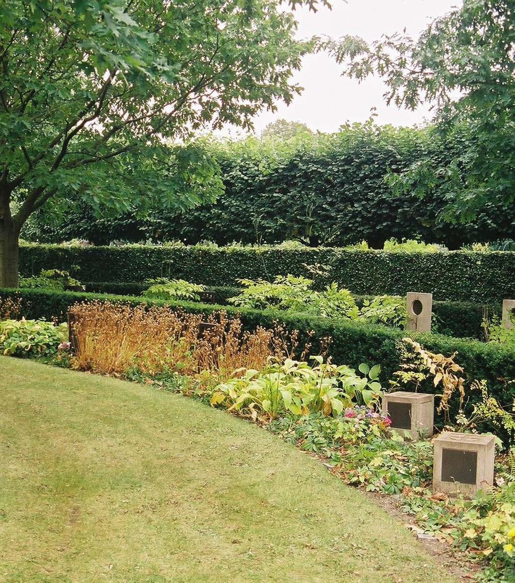 Den felles minnehage, Roskilde kirkegård, Danmark Kremasjon og