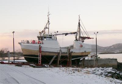 Bilde: Her ligger Hanne Marie på slippen for årlig vedlikehold. I Første Vingsand 1992/93 aluminiumsbåt: begynte de å Tina bruke Elisabeth aluminium, ble og levert ganske i juni snart -92.