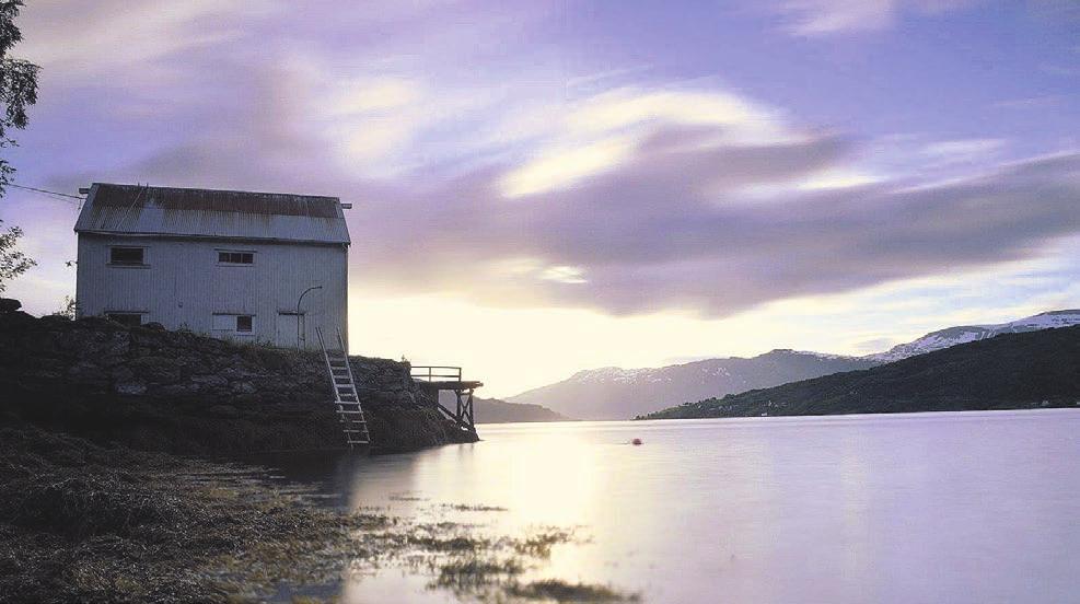 Vi fremmer kystkulturen Foldvik Marked og kystkulturfestival 2017-18. 20. august 19 Bryggene langs fjorden HEIBERGBRYGGA: Heibergbrygga er en av de hvite bryggene mellom straumsnes og laberg i gratangen.