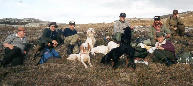 på vinteren da det ofte er mye reinsdyr i området, og oppdages rein i nærhet bør hunden tas inn og holdes i band.