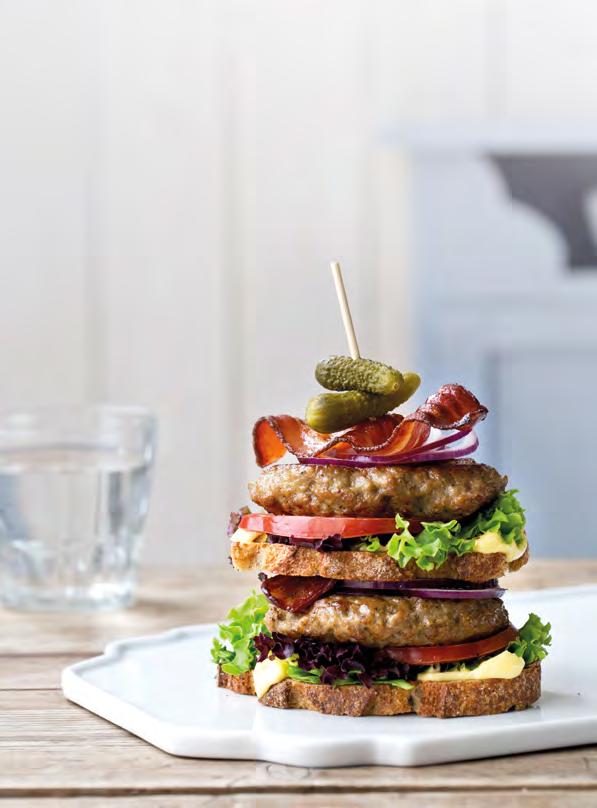 KARBONADER ER PERFEKT SOMMERLUNSJ! Gilde har lang tradisjon med karbonader; laget på gamle husmannsoppskrifter som gir akkurat den smaken nordmenn vil ha.