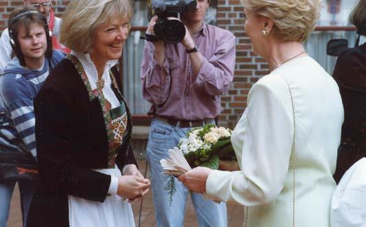 King Harald accompanied by Ingvild in connection with the 1992 Bergen International Festival.