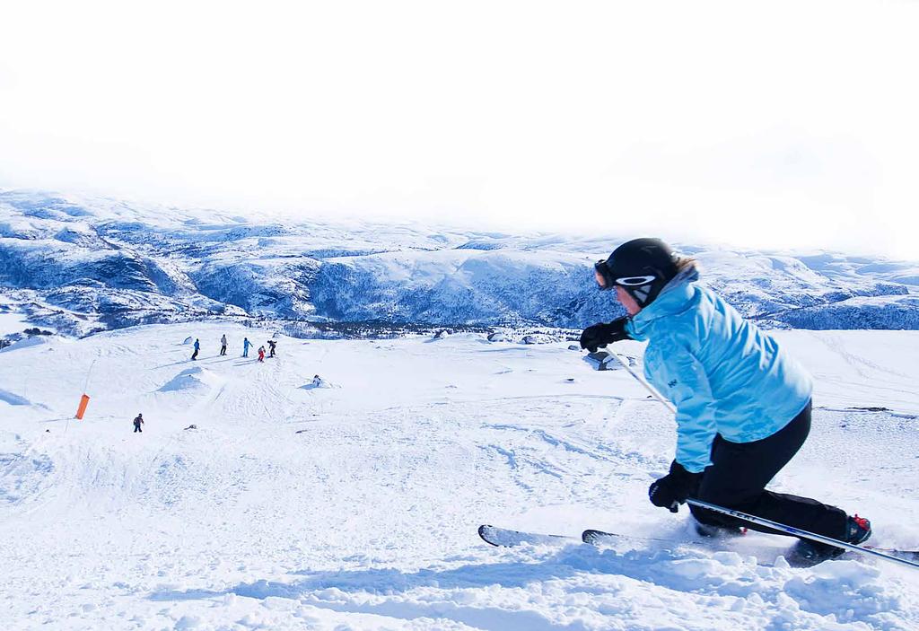 Opplevelser og aktiviteter hele året I Sirdal finner du eventyrlige aktivitetstilbud. Sirdalsheiene innbyr til vandringsturer i et praktfullt terreng.