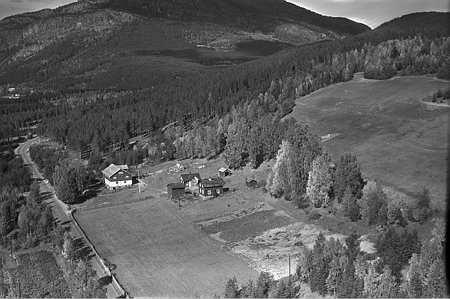 1863. Slettkolo var ferdamannskvile fram til ca 1900. To hus fra 1800-tallet SEFRAK-registrerte. Øvre-Kolo har tre SEFRAK-registrerte hus, Nedre Kolo har 4 hus fra 1800-1900 tallet registrert.