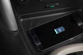 Med teknologien Mirror Screen (via Android Auto, Apple CarPlay og Mirror Link ) kan du koble til smarttelefonen (3) via USB-kabel og styre