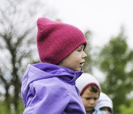 De voksne har ansvar for å skape og opprettholde gode relasjoner og for å hjelpe barn inn i positivt samspill med andre barn.