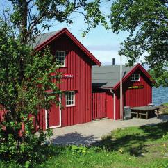 Overnatting og båtutleie på Lenvik Museum! Ønsker du å overnatte hos oss på idylliske Lenvik Museum? Ett døgn, ei helg eller lengre? Vi har 2 sjøbuer og 1 bryggeloft til utleie.