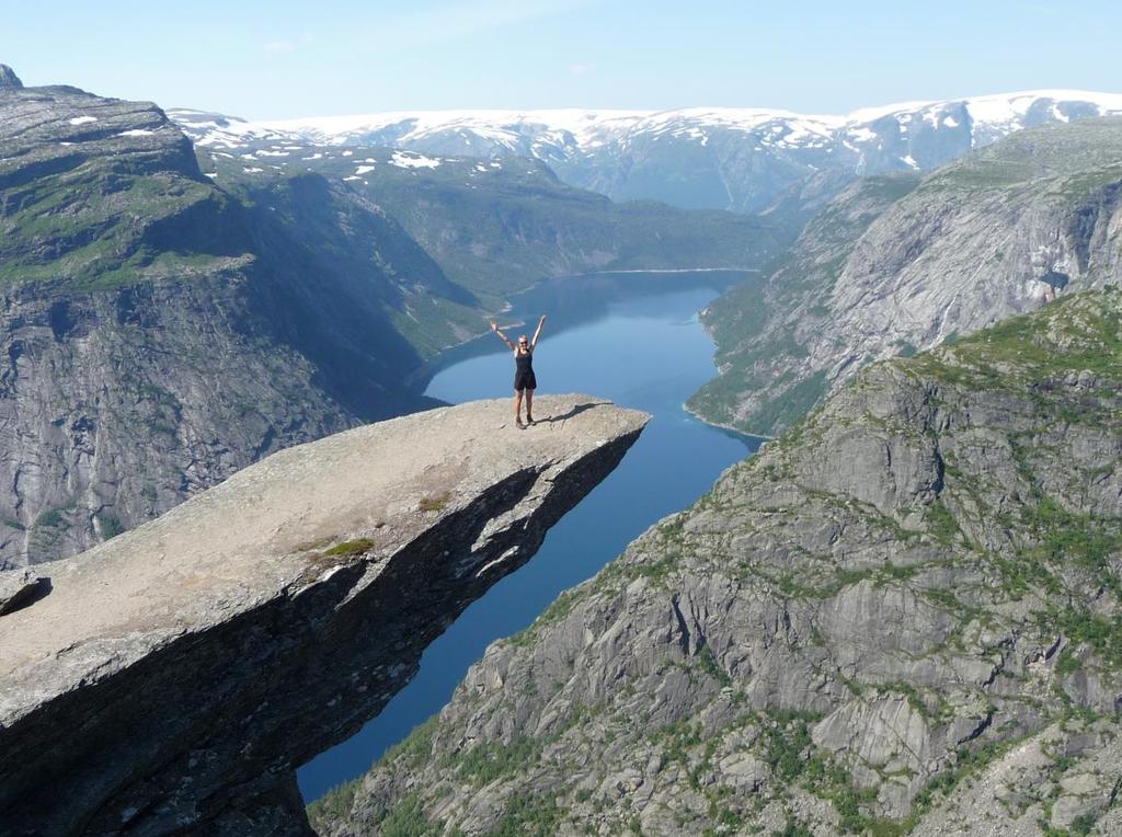 Odda Valldalen Omdefinere hele eller deler av Valldalen fra sone B (nasjonalt villreinområde) til sone D (stølsdal og annen utmark) Påpekt i handlingsplanen i regional plan (kap.