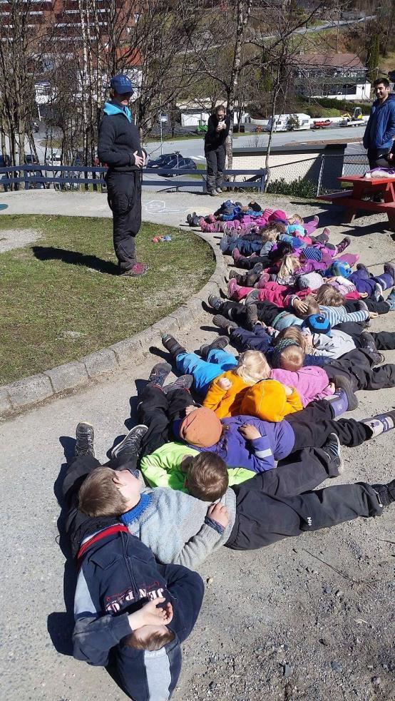 Innhold 1. Årsplanarbeid Årsplanens grunnlag Kidsa barnehager pedagogiske plattform Kidsa barnehager pedagogiske grunnsyn 2. Om barnehagen Barnehagens mål Barnehagens egenart 3.