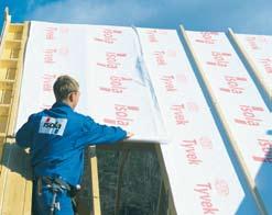 Fysiske egenskaper og bruksområde Isola Luftespaltesystem er ett komplett system for effektiv ventilering og vindtetting av isolerte skråtak.