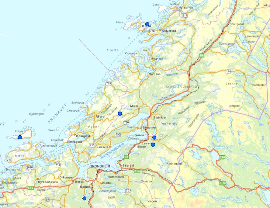 Figur 22: Kalksjøer i vannregion Trøndelag, markert med blått. To kalksjøer finnes på Frøya, men ligger så nær hverandre at kun en markør er synlig på kartet (www.kart.naturbase.no).