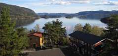Stedet har en vakker utsikt over Norsjø. Her er nye, gode lekeapparater for barn, og sengeplass til rundt 90 personer. www.norsjo.