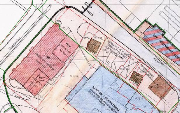 Lohne Sølvvarefabrikk AS består av 2 bygg, en fabrikkbygning i 3 og et annet forretningsbygg i 5 etasjer. Begge ble tatt i bruk i 1900.