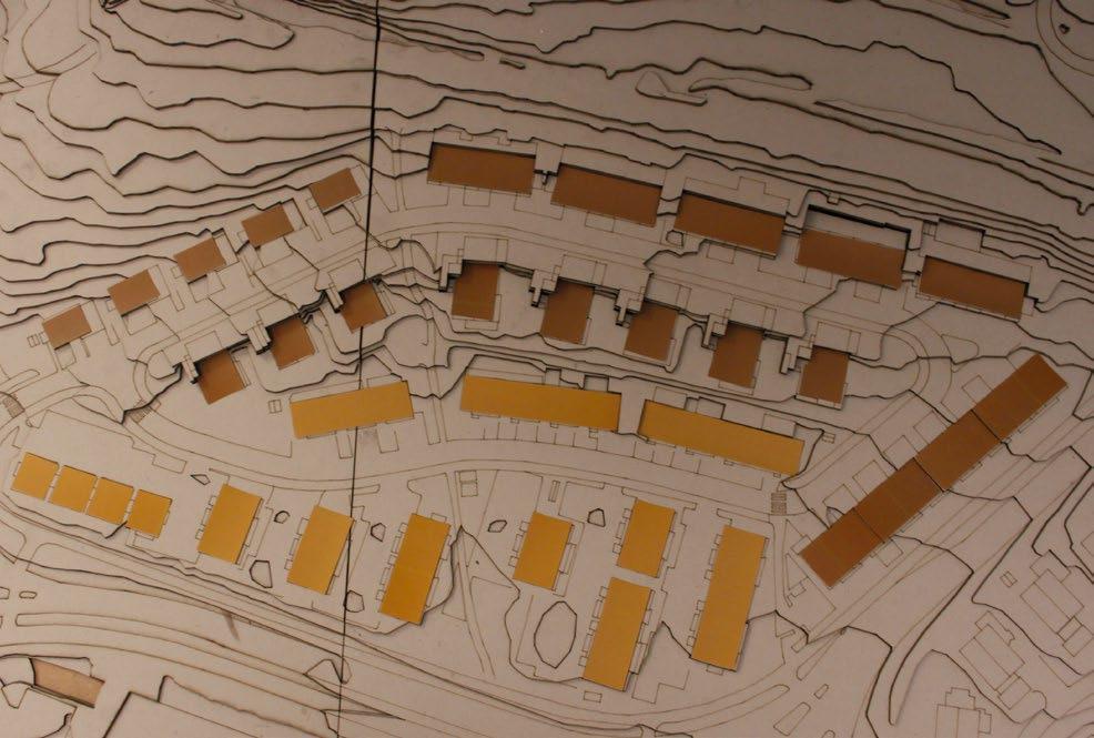 5. Tofarget - høydeforskjell 1. NCS S 4030 G70Y til bygg på flat mark 2. NCS S 5020 Y20R til bygg i skråning 6. Tofarget - høydeforskjell 1. NCS S 3040 Y20R til bygg på flat mark 2.