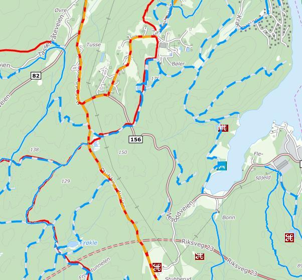 Friluftsliv Stubberudveien er angitt som en viktig sykkeltrasé gjennom planområdet. Sykkeltraseer, turløyper og skiløyper er angitt i kartet under.