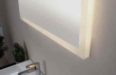 Amalfi 75 designspeil har sandblåst ramme med LED front og sidebelysning. Her vist over Formia møbel, sort struktur benkeplate med frittstående Kvadrat 60 servant.