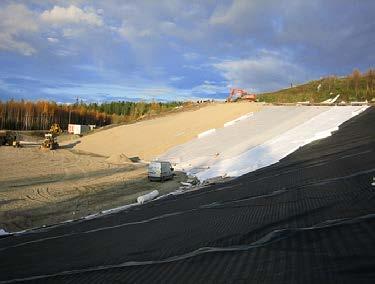 Geomembran Geomembran Tettesjikt som produseres av polymermaterial kalles for geomembran. Membran kombineres noen ganger med bentonitt.